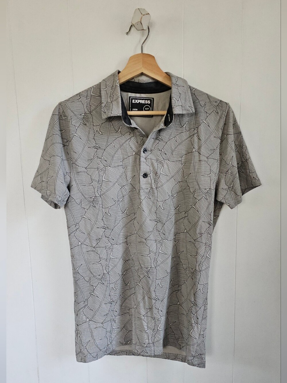 EXPRESS Leaf Print Short Sleeve Polo